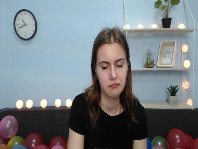 Live sex webcam photo for MollyTravis #252702416