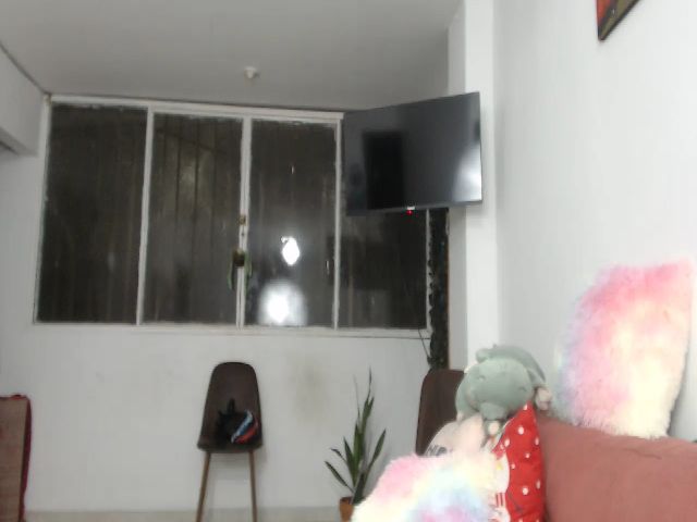 Live sex webcam photo for Akeishaa_ #261713771