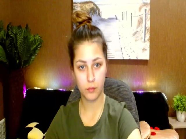 Live sex webcam photo for MsDream_ #254179858