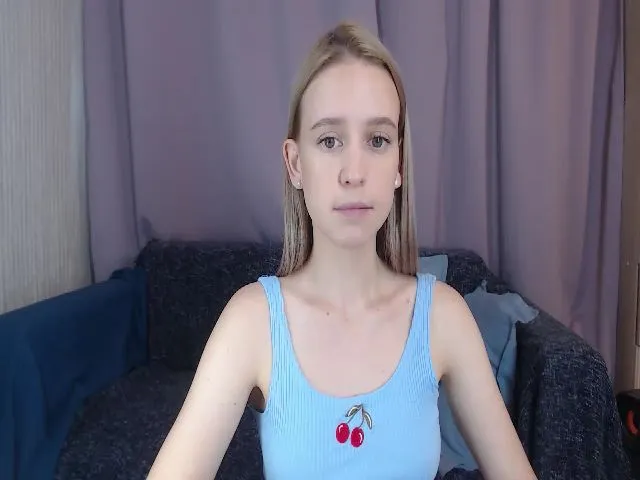 Live sex webcam photo for HotSwJenna #259691156