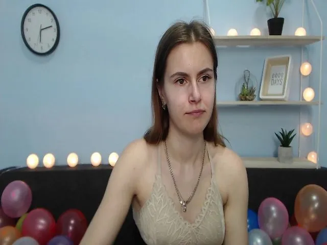 Live sex webcam photo for MollyTravis #252644922