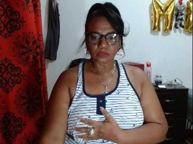 Live sex webcam photo for BellaMoakXX #245446401