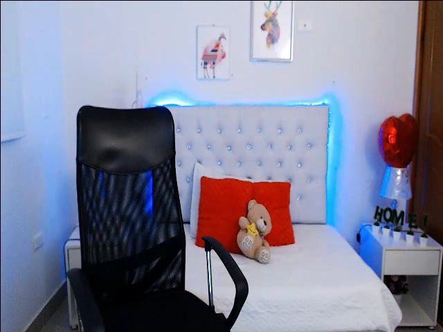 Live sex webcam photo for Antonella_lpz #254892132