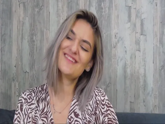 Live sex webcam photo for SecretAmber #255393900