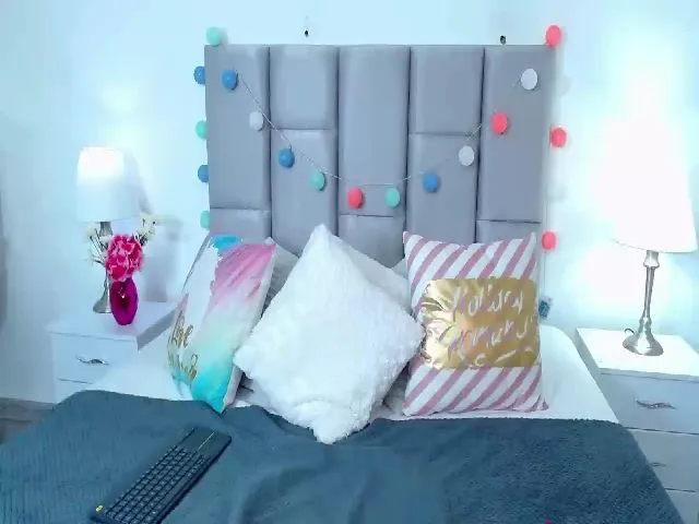 Live sex webcam photo for Mia_thompsons #258637488