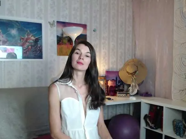 Live sex webcam photo for MiyaMei #240970777