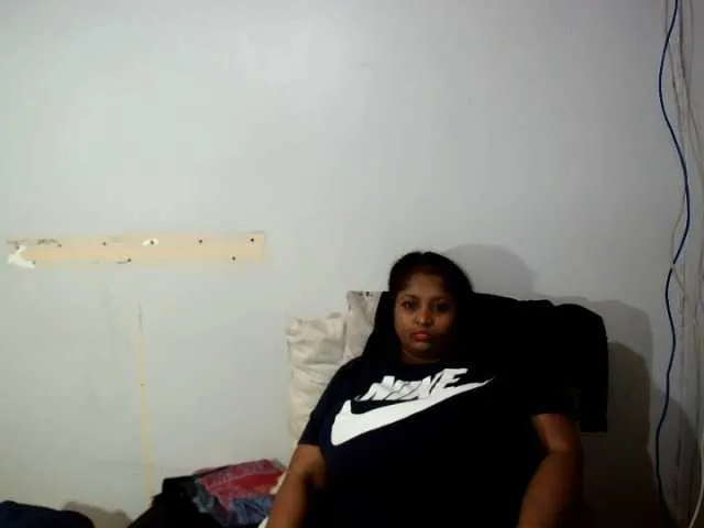 Live sex webcam photo for Indiantasha #287986074