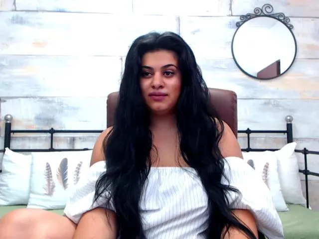 Live sex webcam photo for HeidiCutie #253041845