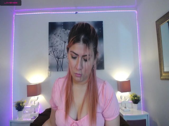 Live sex webcam photo for NicolSaenz #257558645