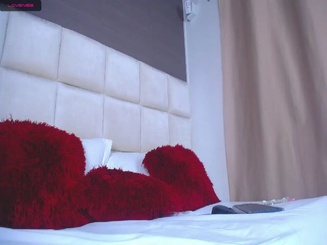 Live sex webcam photo for Liza_david #256104444