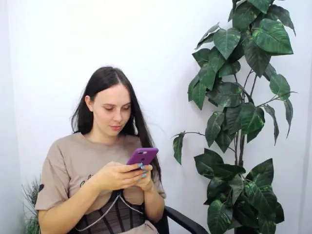 Live sex webcam photo for KendraLei #253728760