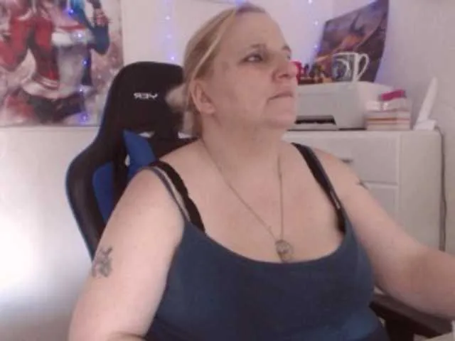 Live sex webcam photo for DrachenLady39 #241210560