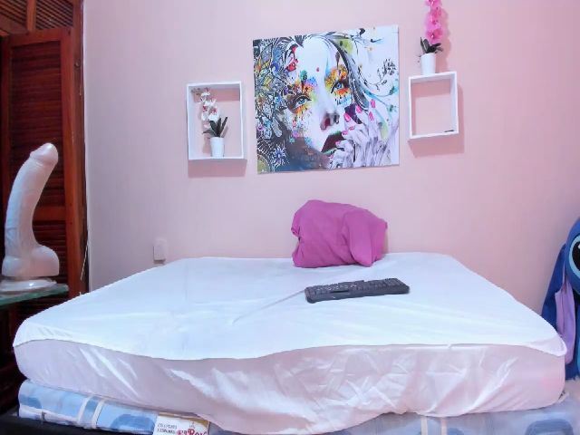 Live sex webcam photo for ZOE_CAT #265522511