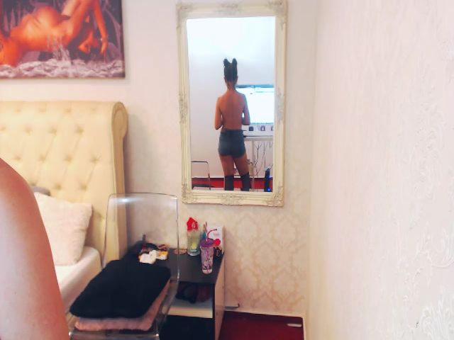 Live sex webcam photo for AlishaPacari #259563251