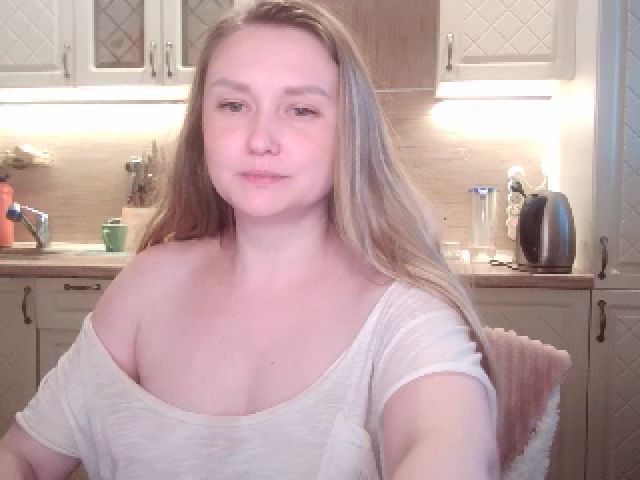 Live sex webcam photo for JaneGrey111 #257271354