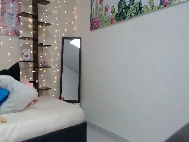 Live sex webcam photo for JOLIE_ABALO #264709178