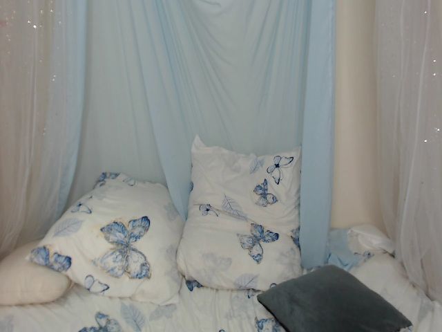 Live sex webcam photo for ImFoxx #256231355