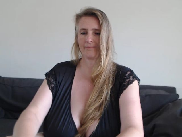 Live sex webcam photo for XXNikkie #254756097