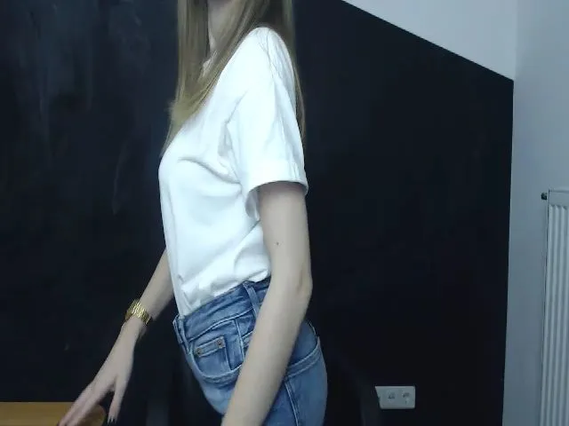 Live sex webcam photo for HappySecret_ #264521877