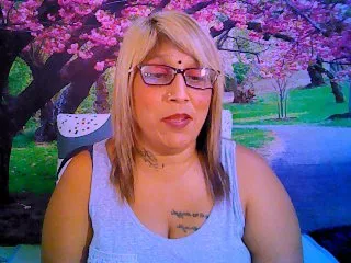 Live sex webcam photo for indianroxy #287933030