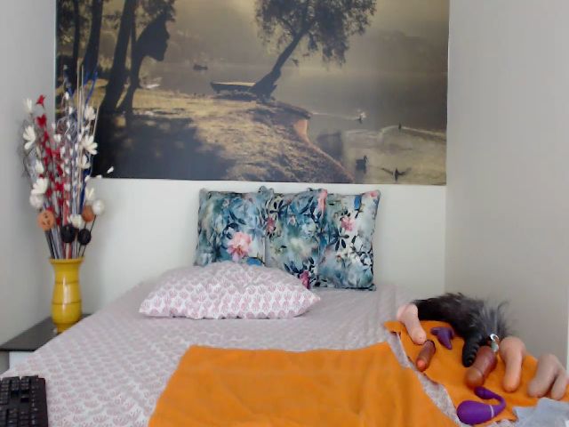 Live sex webcam photo for AikoTailor #287876373