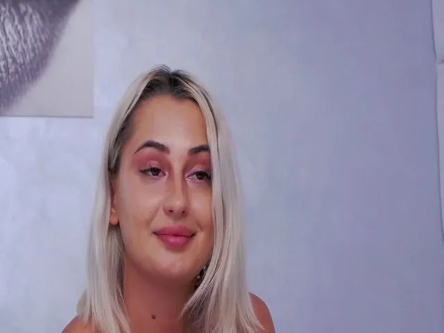 Live sex webcam photo for AnissaMaze #254767760