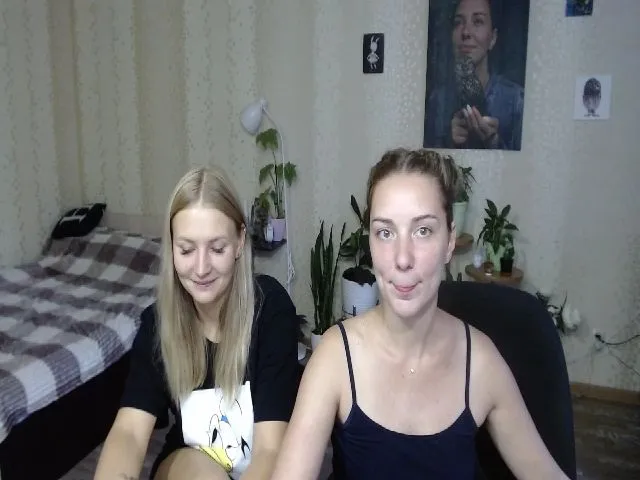 Live sex webcam photo for Emi_lywild #263135160