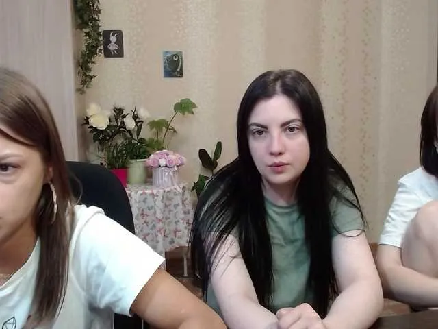 Live sex webcam photo for BugaGirls #246738689