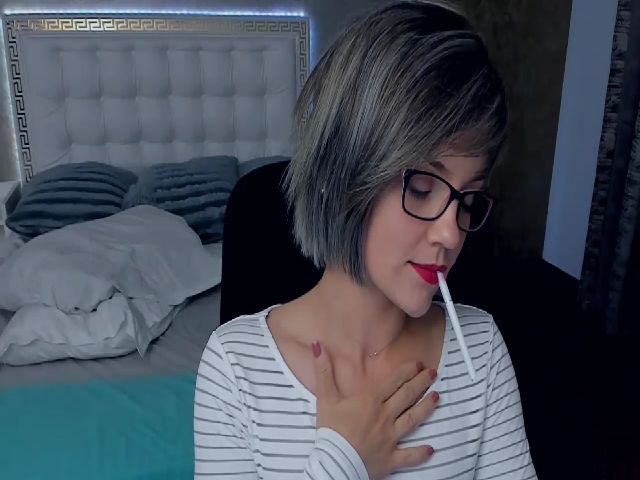 Live sex webcam photo for TiffanyRioxxx #258434911