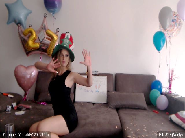 Live sex webcam photo for HollyMfc #265126970