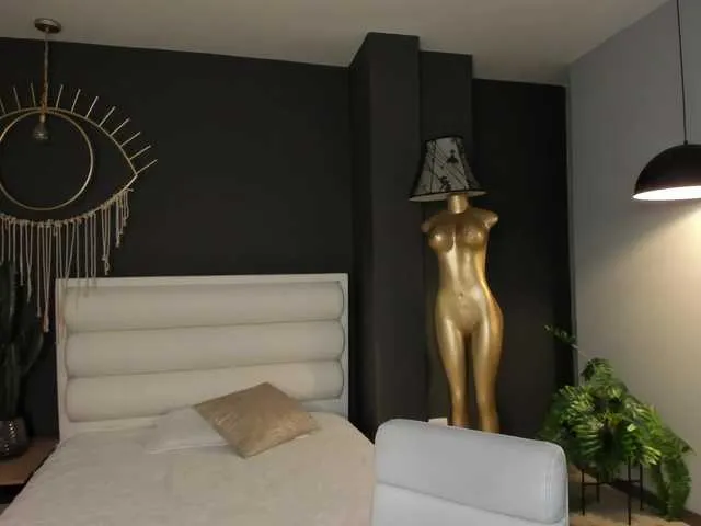 Live sex webcam photo for LilaDior #241118445