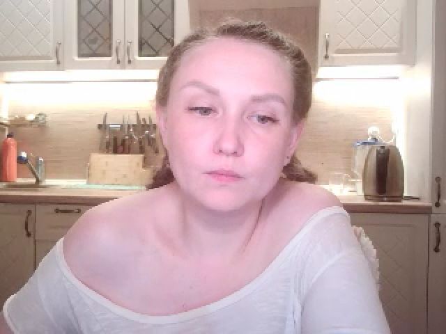 Live sex webcam photo for JaneGrey111 #252656246