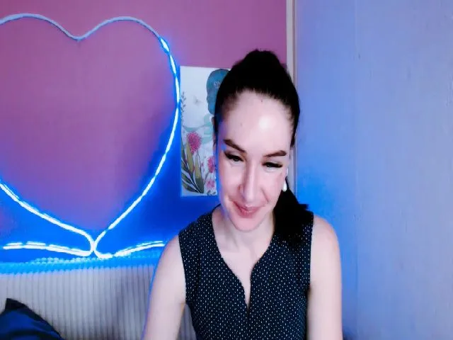 Live sex webcam photo for Lilly_Shine #252727602