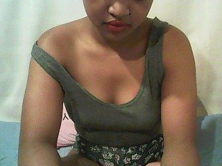 Live sex webcam photo for Roniquelah #240657219