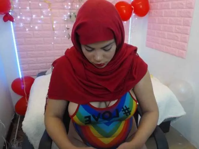 Live sex webcam photo for vicky-hot #241163599