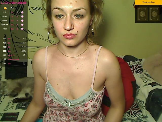 Live sex webcam photo for CatGirl01 #262642741