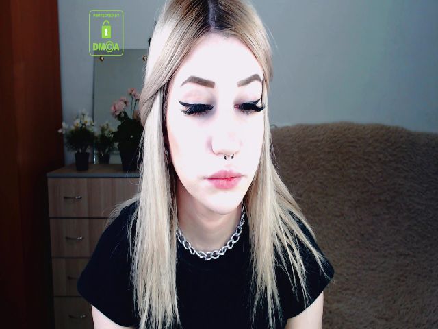 Live sex webcam photo for Alison_Moonli #256117016