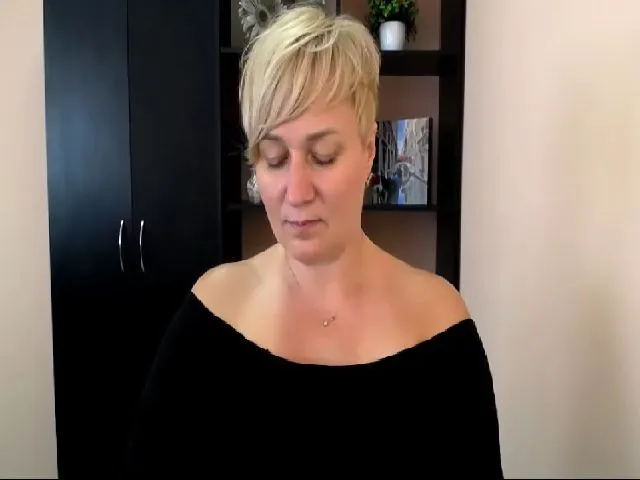 Live sex webcam photo for KailyMey #252829698