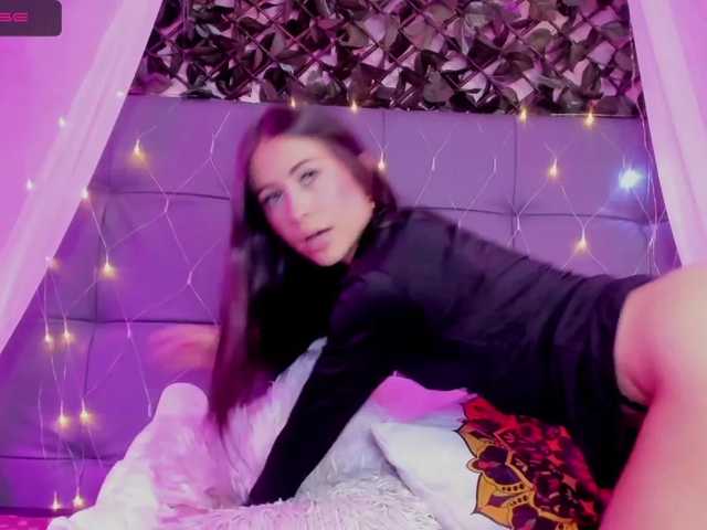 Live sex webcam photo for SaraBellum #241087688