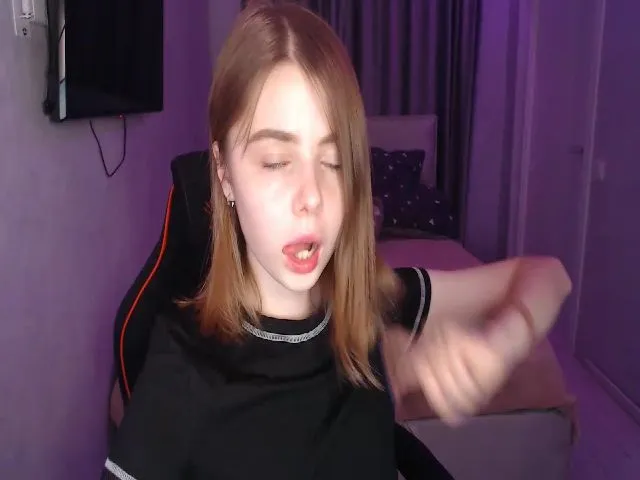 Live sex webcam photo for TriplePrinces #264402682