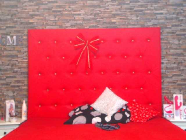 Live sex webcam photo for TastyShow #241297228