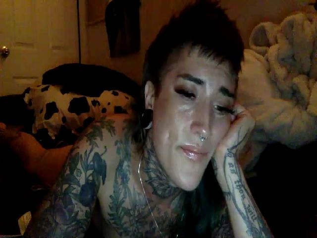 Live sex webcam photo for Ynigma #261185785