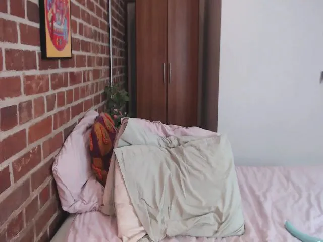 Live sex webcam photo for Pixie_Snow #263099735