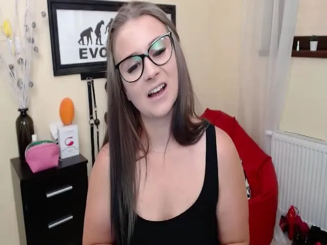 Live sex webcam photo for DREAMxLisa #255555395