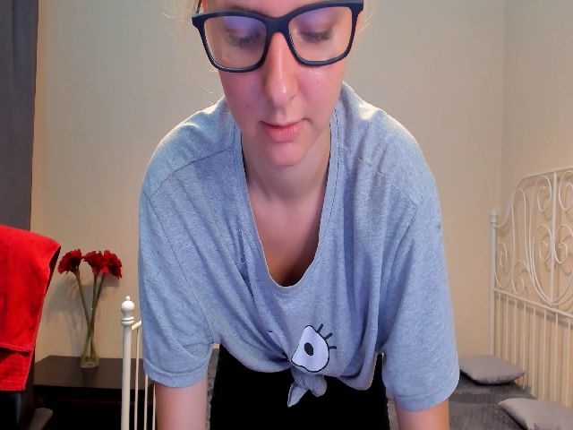 Live sex webcam photo for O1iv1a #263268358