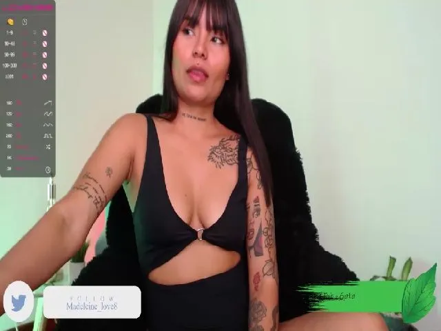 Live sex webcam photo for MadelinLove #262845486