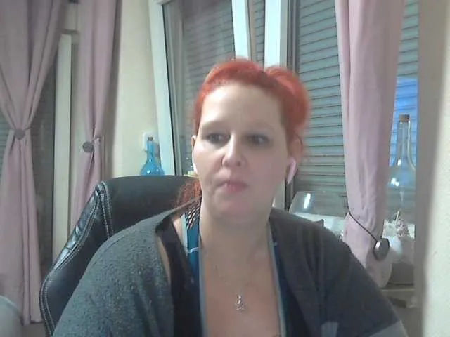 Live sex webcam photo for Mrs-Luder #287956080