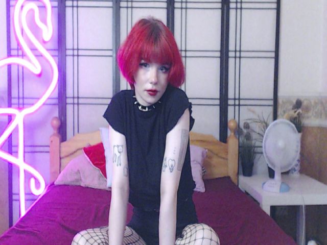 Live sex webcam photo for MinaSanna #261308595