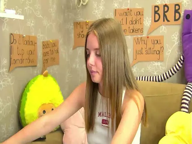 Live sex webcam photo for CaNaDaDi #265383081