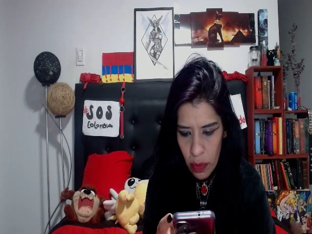 Live sex webcam photo for MilfKatty #253341142